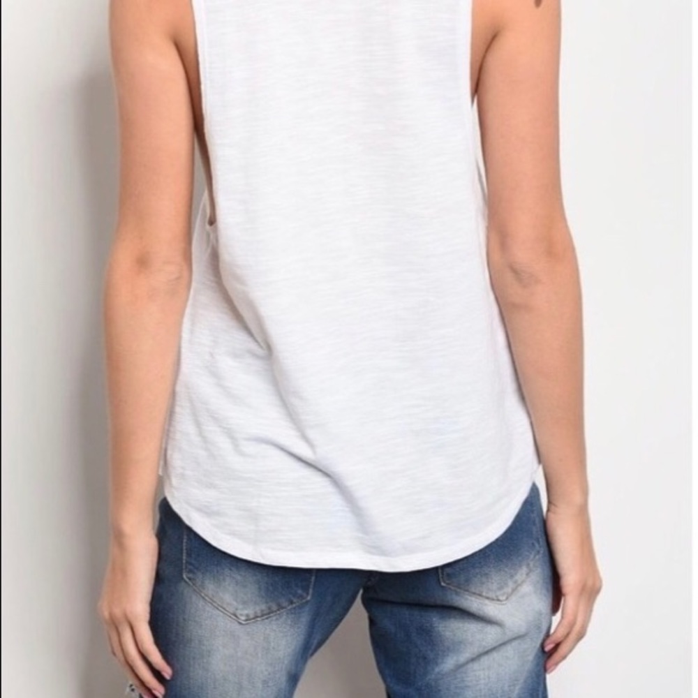 π§πΌββοΈLetβs Be Mermaids Tank Topπ§πΌββοΈ - Picture 4 of 7